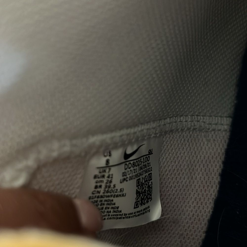 Men’s Nike Blazer Sneakers - Picture 9 of 10